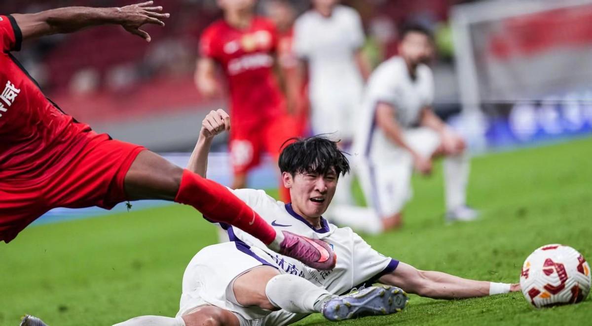 买马挣钱网站app-中超最新积分榜！海港战平，申花回榜首，垫底队连胜保级形势大乱