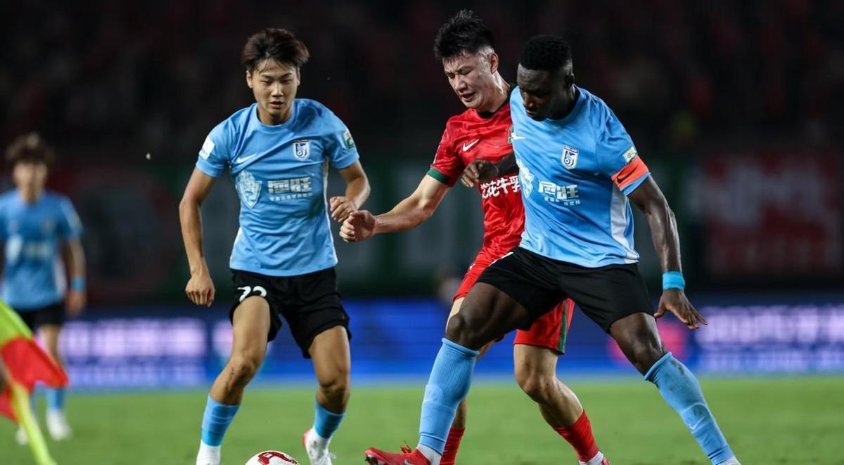 买马挣钱网站app-中超最新积分榜！海港战平，申花回榜首，垫底队连胜保级形势大乱