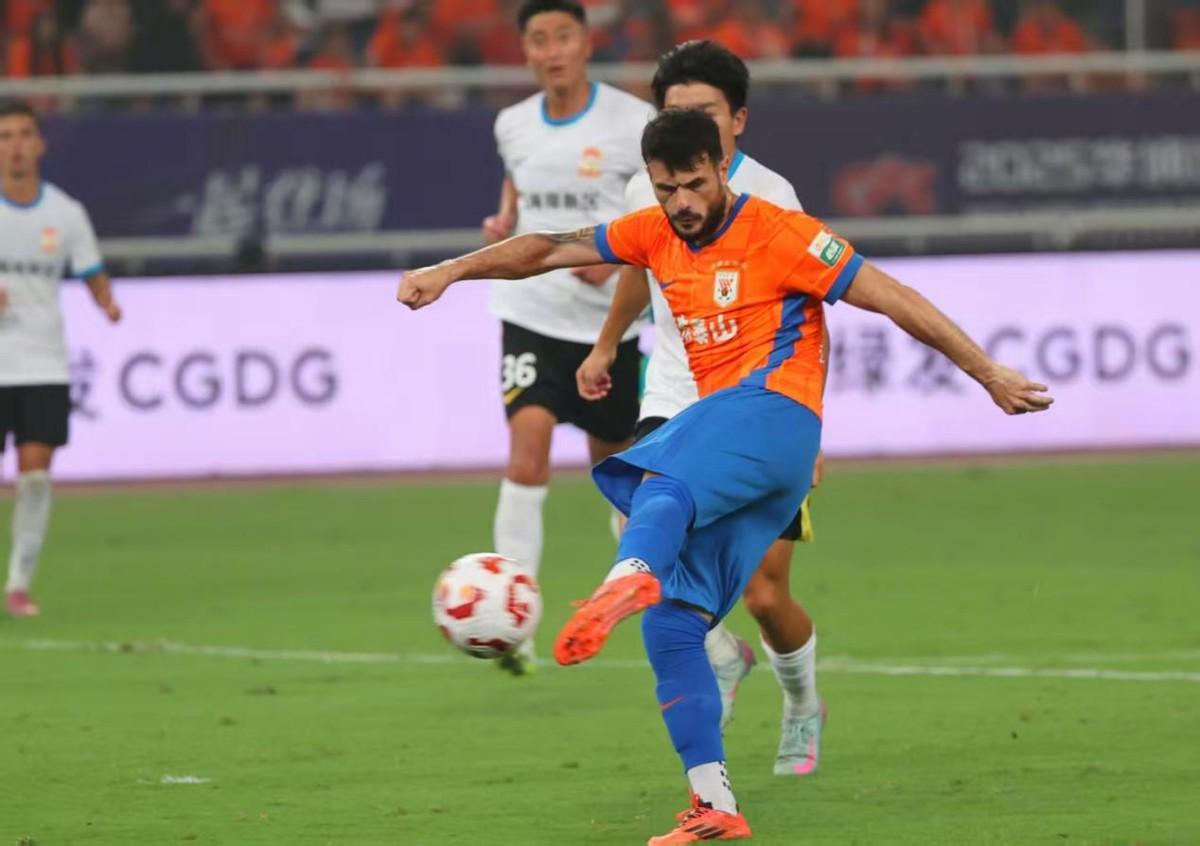 买马挣钱网站app-中超最新积分榜！海港战平，申花回榜首，垫底队连胜保级形势大乱