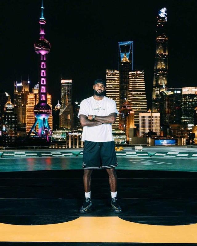 买马挣钱网站app-NBA球星勒布朗·詹姆斯开启中国行：打卡上海外滩、东方明珠