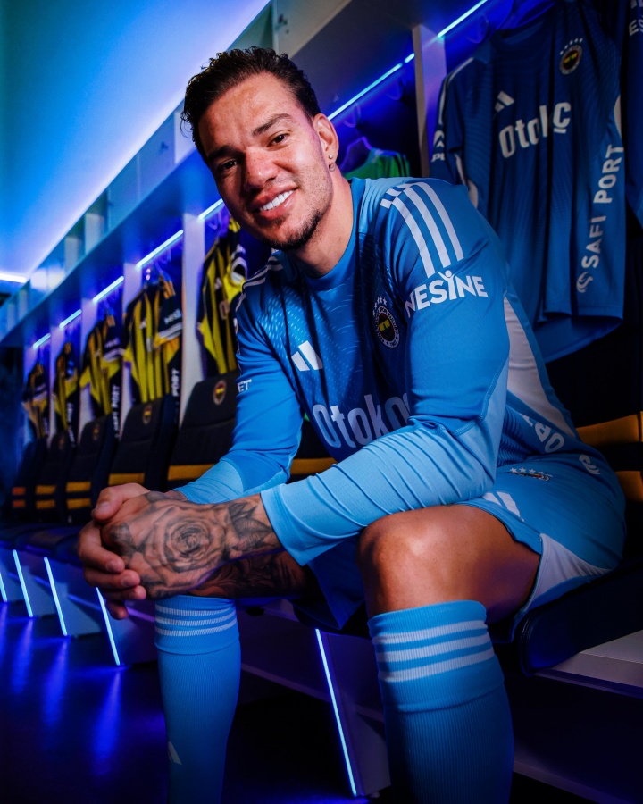 曼市双雄主力门将赴土耳其！奥纳纳→特拉布宗，埃德森→费内巴切