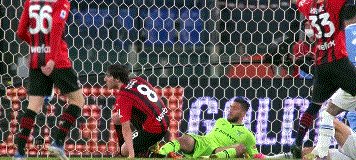 买马挣钱网站app-【意甲】吉鲁追平 伊布助攻绝杀 AC米兰逆转拉齐奥